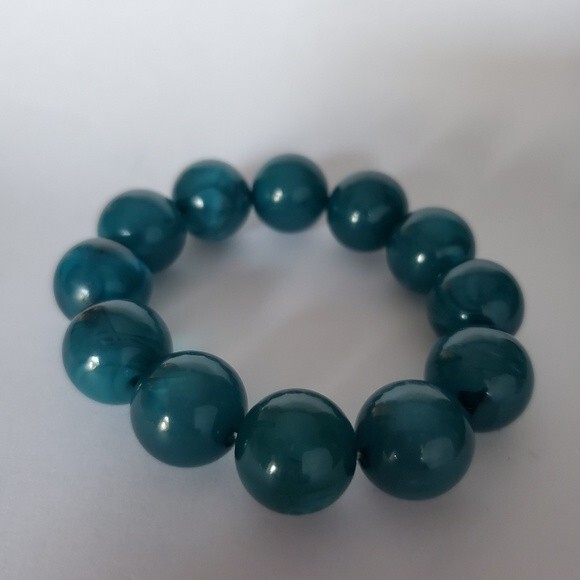 Green Stretch Bracelet 6.5 inches - Picture 5 of 6